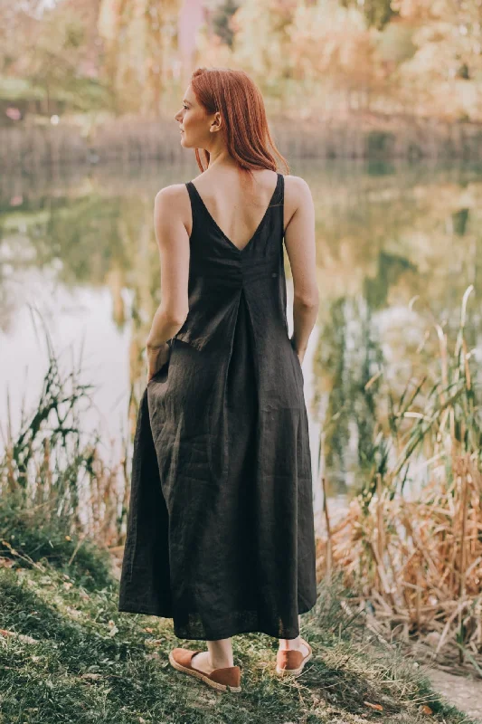 Perfect fashion pieces for the busy woman   Reversible Minimalist Linen Dress