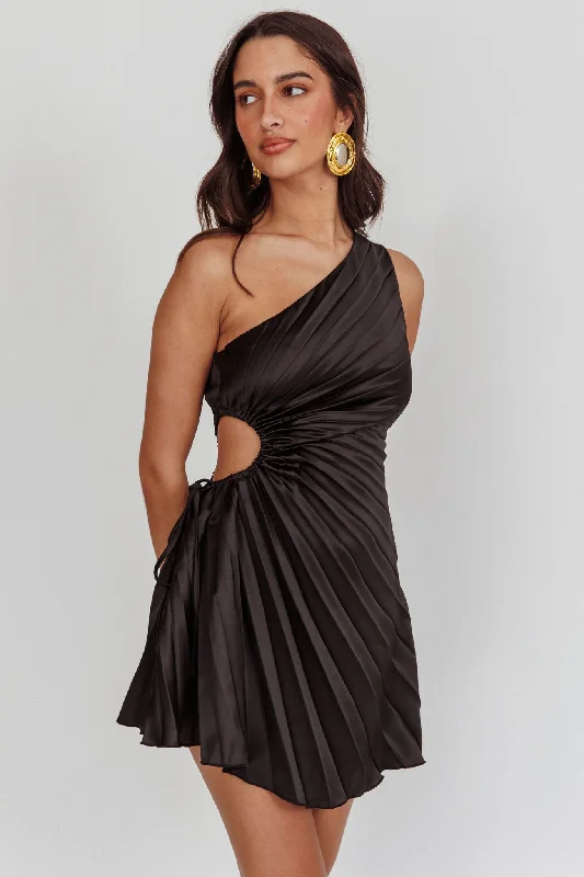 Casual yet chic women’s outfits for work or play   Glow Ray One-Shoulder Pleat Dress Black
