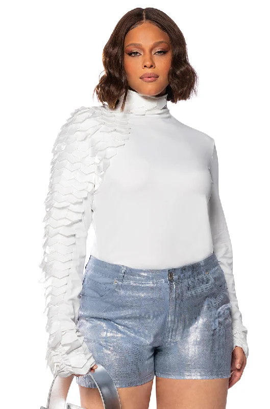 NADIA PLUS ORGANZA LONG SLEEVE SCALE TOP IN WHITE